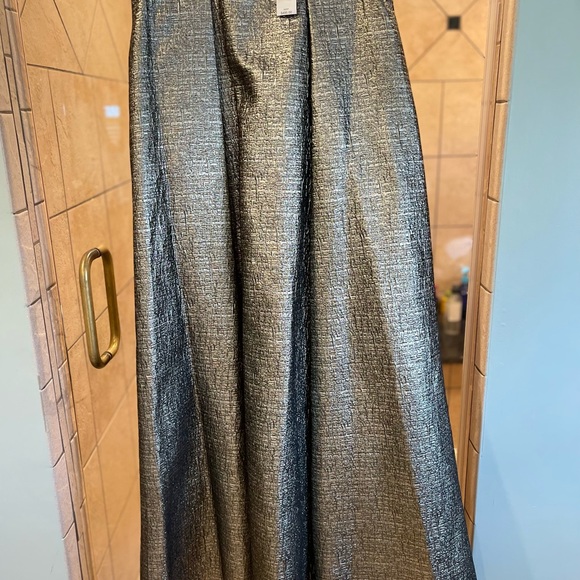 Floor Length Carmen Marc Valvo Skirt with pockets (gold hints of black), size 12 - Picture 1 of 9